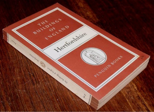 Image for Hertfordshire ( The Buildings of England ).